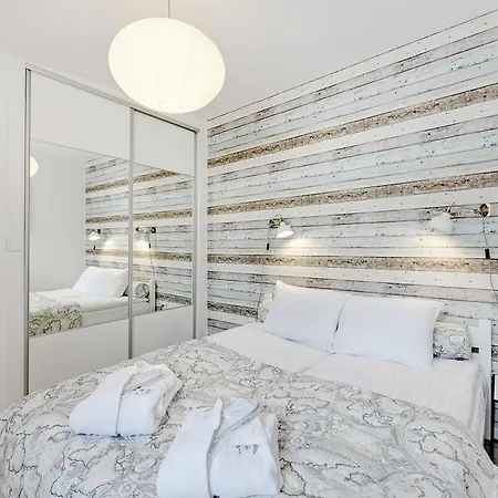 Lion - La Playa Apartment *